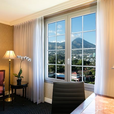 Barcelo San Salvador Hotel Luaran gambar A room at the Hotel