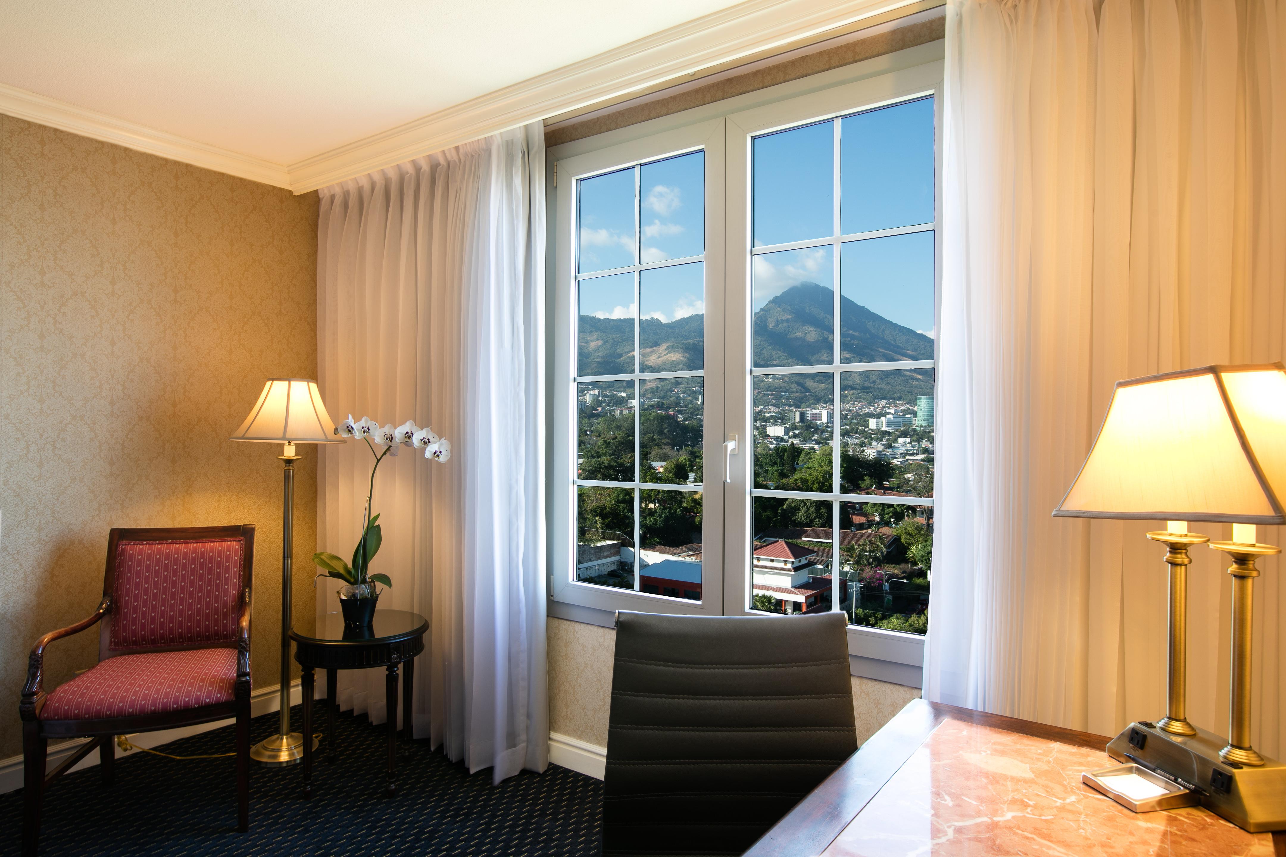 Barcelo San Salvador Hotel Luaran gambar A room at the Hotel