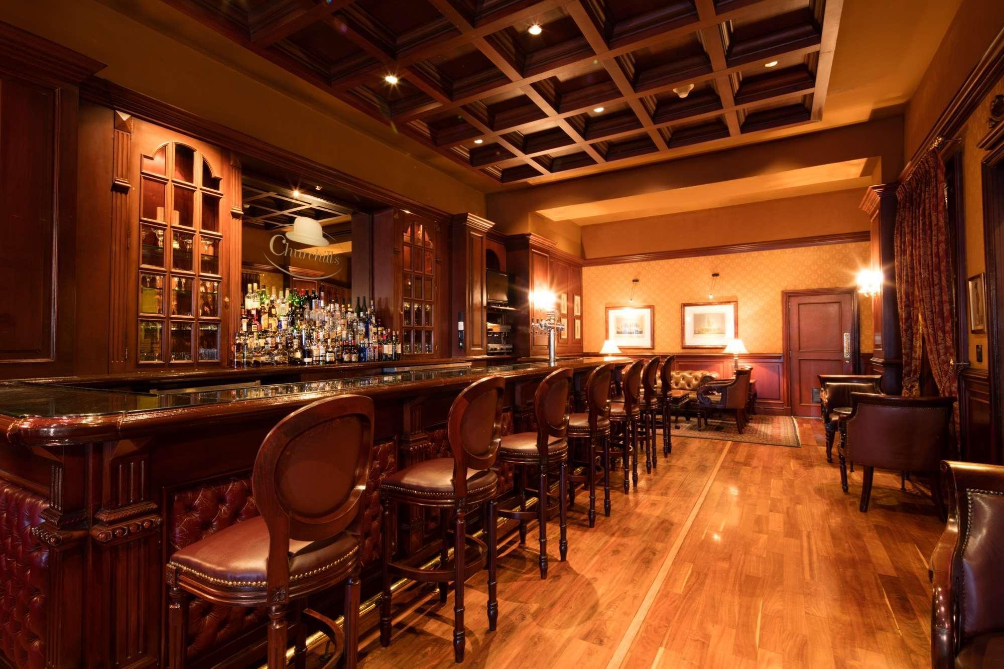 Barcelo San Salvador Hotel Luaran gambar The bar at the 21 Club
