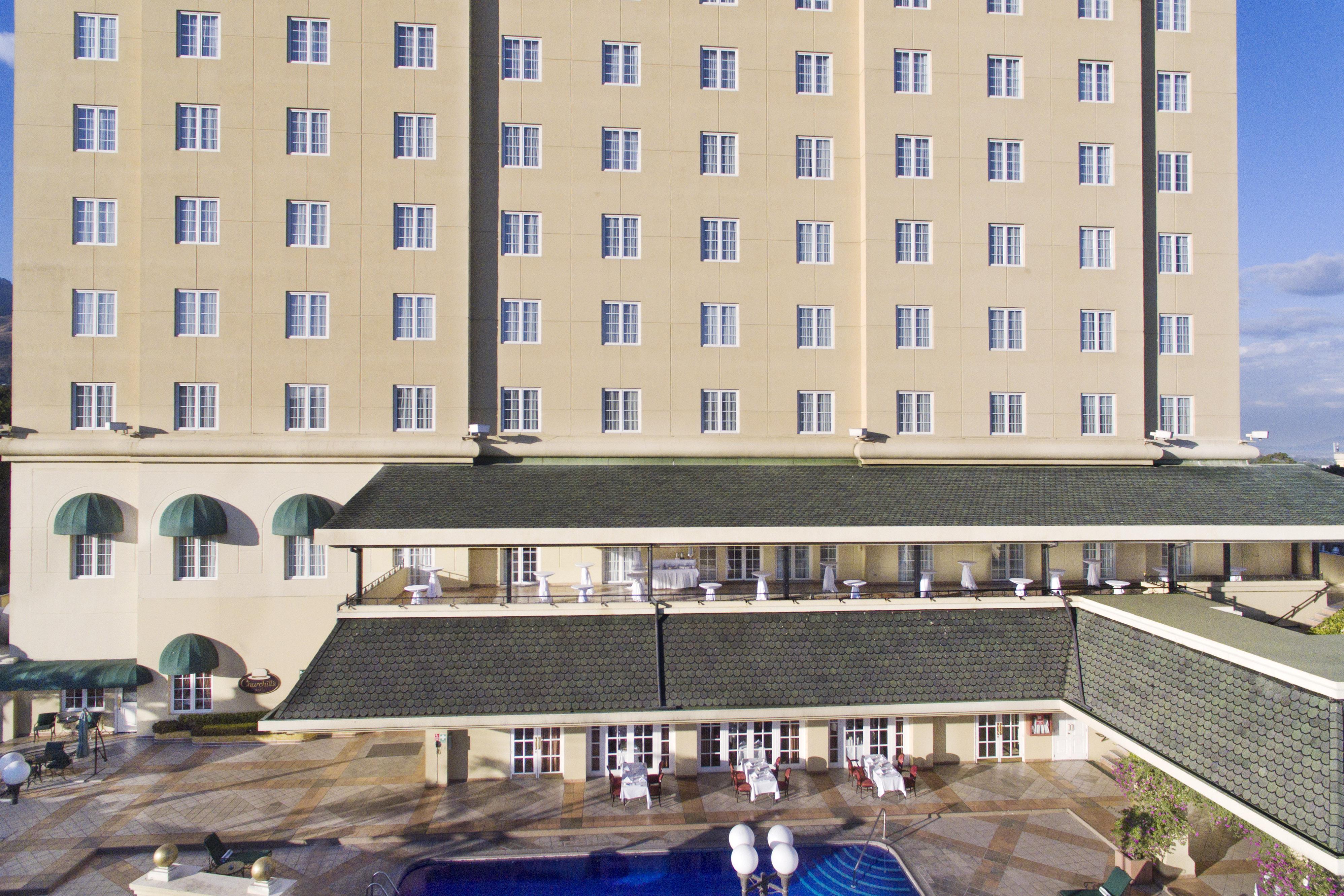 Barcelo San Salvador Hotel Luaran gambar The hotel's pool
